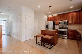 98 South St in South Amboy, NJ - Building Photo - Building Photo