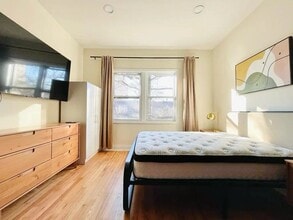 Furnished room/NOT APARTMENT, Unit 3 in Brooklyn, NY - Building Photo - Building Photo