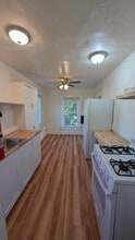 327 E St John St, Unit Apartment #2 in San Jose, CA - Building Photo - Building Photo