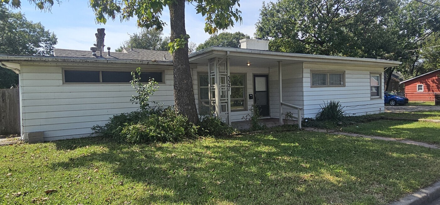 5521 E Orme St in Wichita, KS - Building Photo