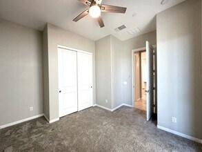 354 Spotted Dove St in Las Vegas, NV - Building Photo - Building Photo