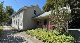 100 Columbia St in Adams, MA - Building Photo