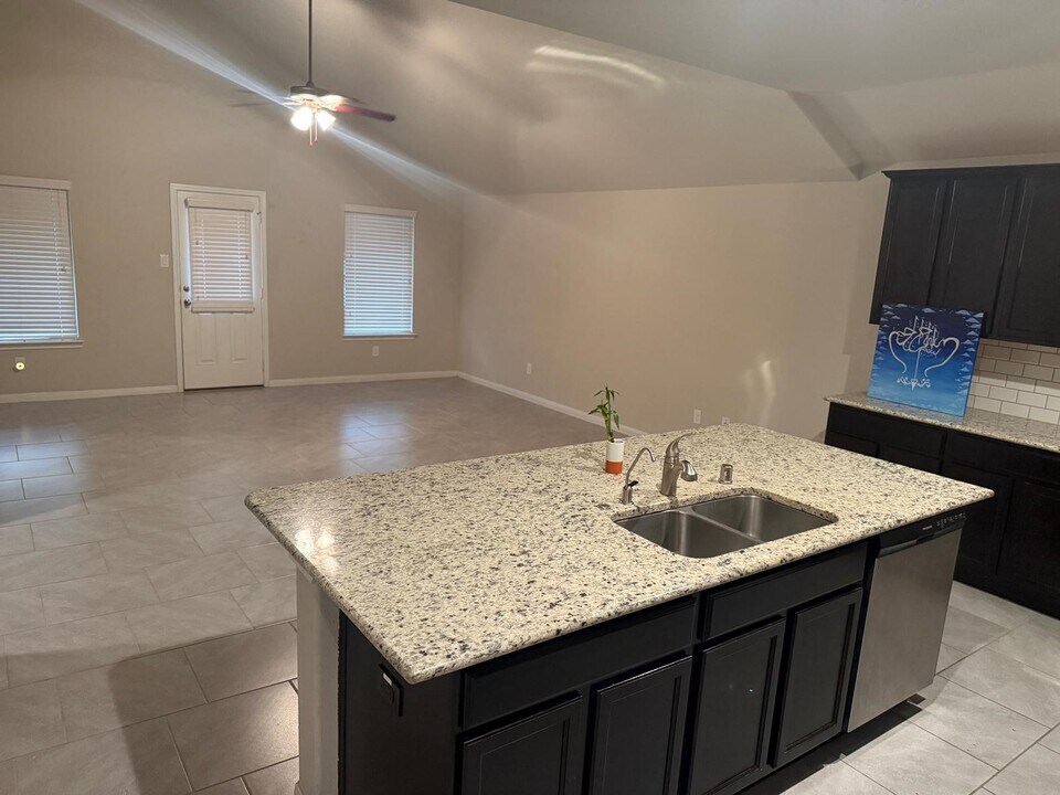6914 Arcadia Meadow Ct in Richmond, TX - Building Photo