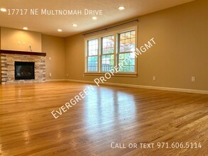 17717 NE Multnomah Dr in Portland, OR - Building Photo - Building Photo