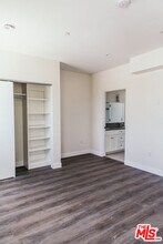 1431 S Sherbourne Dr in Los Angeles, CA - Building Photo - Building Photo