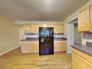 7003 Pyramid Dr in Plainfield, IL - Foto de edificio - Building Photo