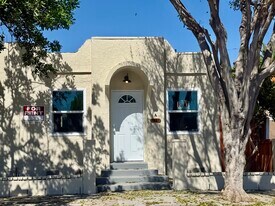 1057 E Salt Lake St, Unit A in Long Beach, CA - Building Photo