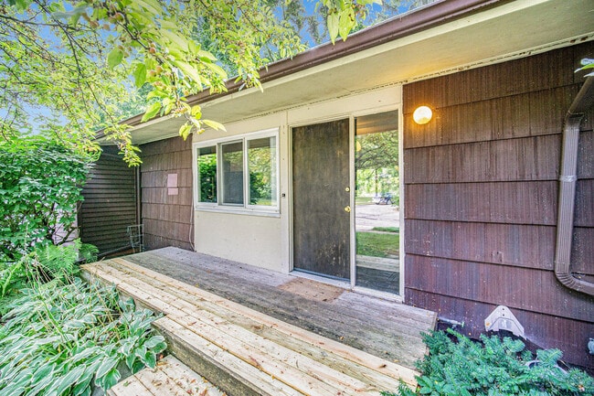 property at 1020 Traver Ct