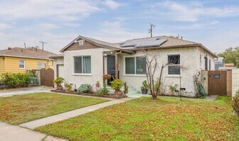 8105 Katherine Ave in Panorama City, CA - Building Photo