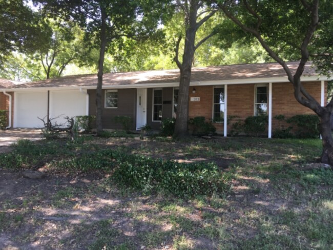 property at 313 Hanover Ln