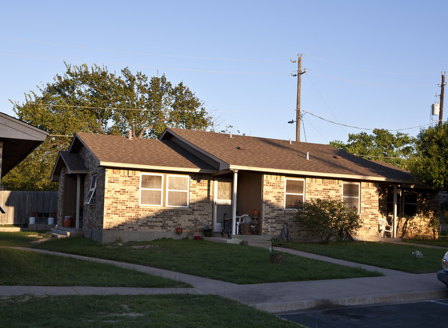 St. George's Court in Austin, TX - Building Photo - Building Photo