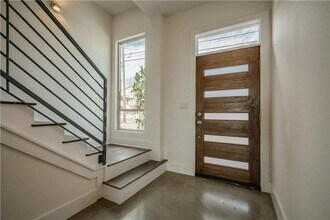2803 Crest Ave in Austin, TX - Building Photo - Building Photo