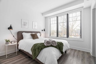 585 Queens Ave, Unit SI ID1388886P in London, ON - Building Photo - Building Photo