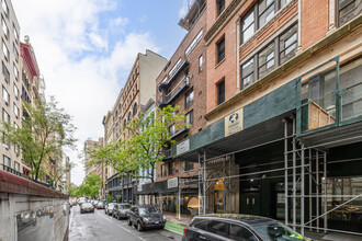 49 E 12th St in New York, NY - Foto de edificio - Building Photo