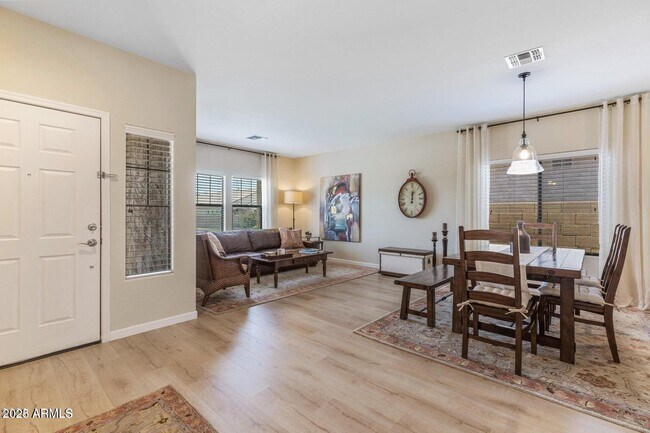 5304 W Buckskin Trail in Phoenix, AZ - Building Photo - Building Photo