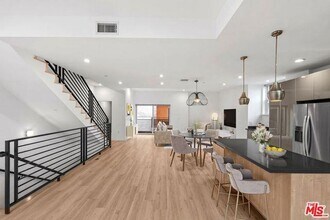 6066 Pickford Pl in Los Angeles, CA - Building Photo - Building Photo