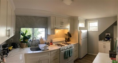 19 5th Ave in Westbury, NY - Building Photo - Building Photo