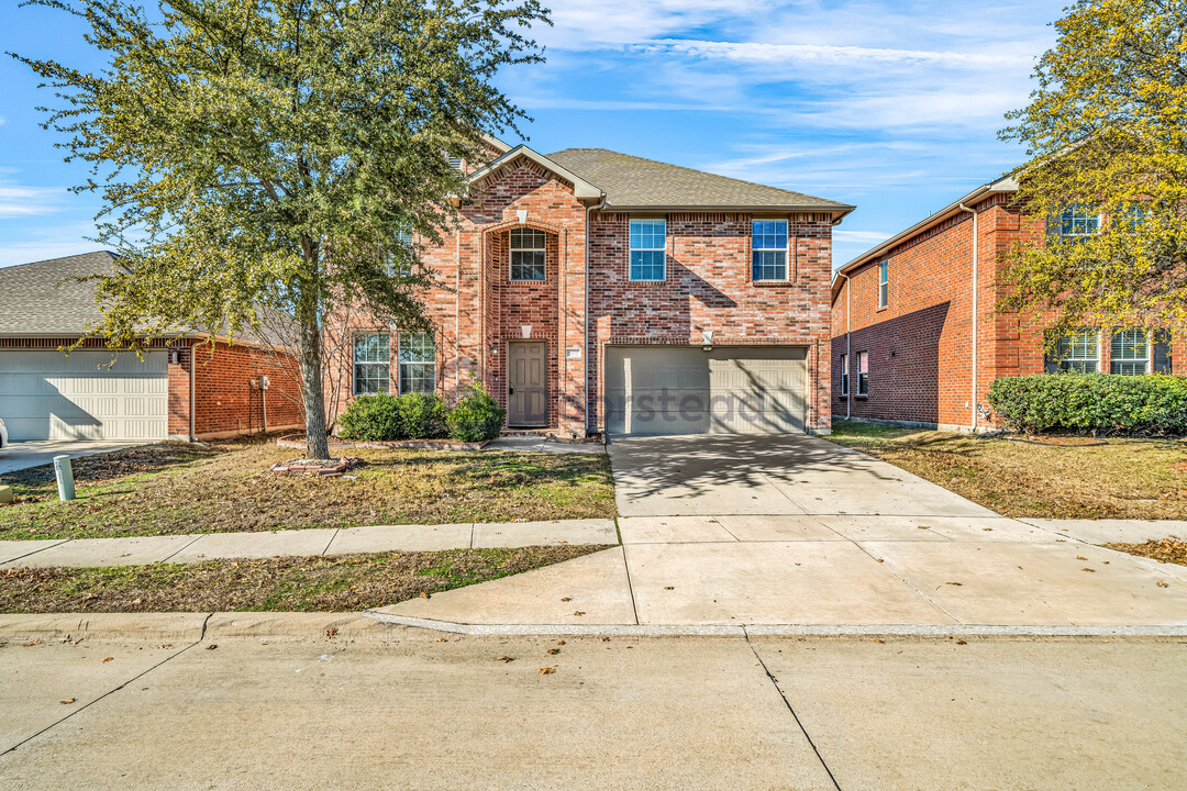 13031 Michelle Dr in Frisco, TX - Building Photo