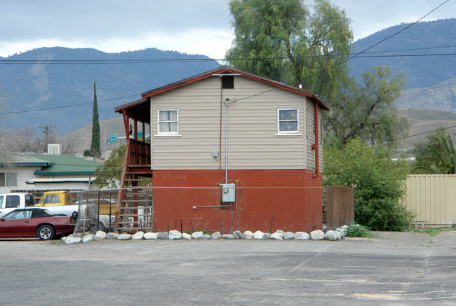 1588 B W Highland Ave in San Bernardino, CA - Building Photo - Building Photo