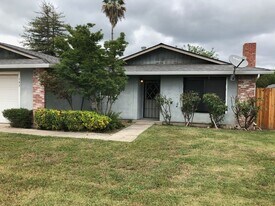 545 Bluefield Ave in Turlock, CA - Building Photo