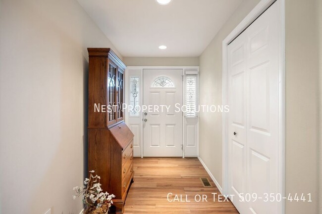 1227 Fairway Dr NE in Moses Lake, WA - Building Photo - Building Photo