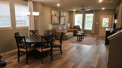 127 Winged Elm Ct in Willis, TX - Building Photo - Building Photo