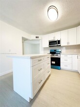 5958 NW 29th Pl in Sunrise, FL - Building Photo - Building Photo