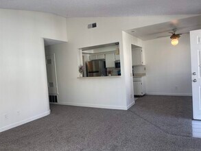 9419 Fairgrove Ln in San Diego, CA - Building Photo - Building Photo