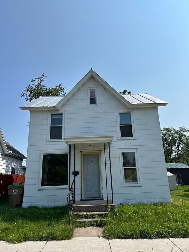 property at 7 N State St