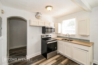 1585 W 16th St in Jacksonville, FL - Foto de edificio - Building Photo