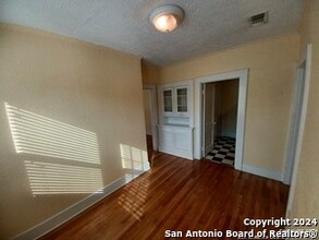 214 Funston Pl in San Antonio, TX - Building Photo - Building Photo