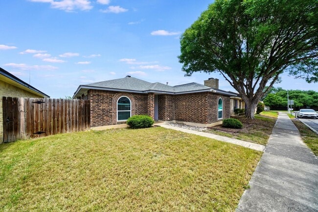 608 Fern Meadow Dr in Universal City, TX - Building Photo - Building Photo