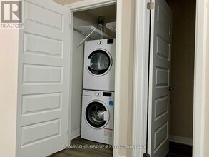 610 Farmstead Dr in Milton, ON - Building Photo - Building Photo