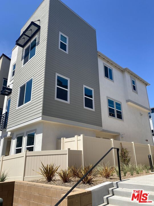 property at 713 Daniel Freeman Cir