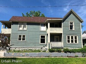 1247 Quarry Ave NW, Unit Apt 2 in Grand Rapids, MI - Building Photo