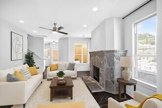 10624 Lake Park Dr in Dripping Springs, TX - Building Photo - Building Photo