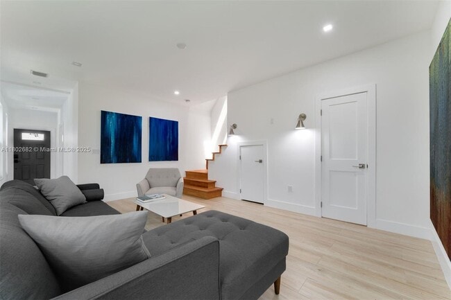 3125 Paola Dr in Miami, FL - Building Photo - Building Photo