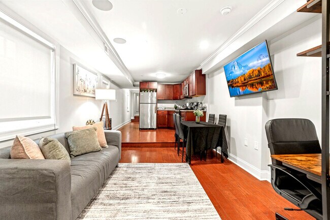 property at 602 S 2nd St