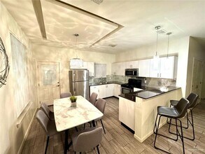 1702 W Garrison Dr in Pharr, TX - Building Photo - Building Photo