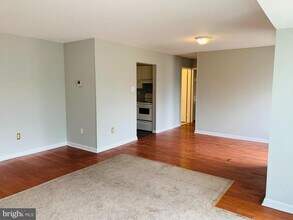 8875 Tamebird Ct in Columbia, MD - Building Photo - Building Photo