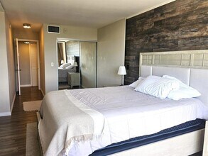 1780 NE 191st St, Unit 6082 in Miami, FL - Foto de edificio - Building Photo