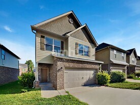 1240 Faye Ct in Mcdonough, GA - Building Photo