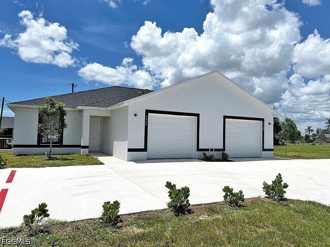 2938 Santa Barbara Blvd S in Cape Coral, FL - Building Photo - Building Photo