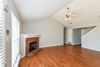 1812 Cherry Creek Dr in Southaven, MS - Building Photo - Building Photo