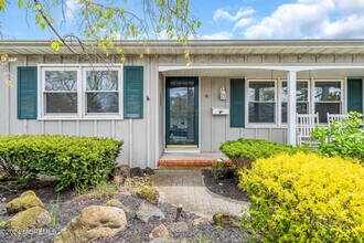 16 Mary Ann Dr in Brick, NJ - Building Photo - Building Photo