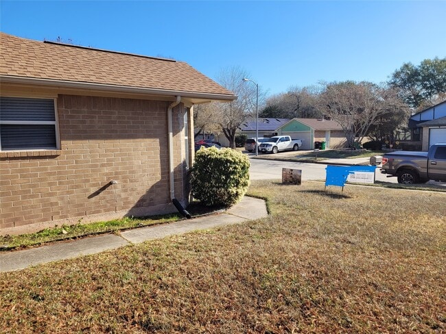 property at 2007 Goldspring Ln