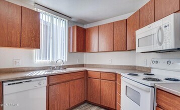 1737 N Central Ave, Unit 1 in Goodyear, AZ - Building Photo - Building Photo