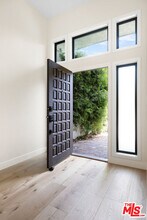 1549 Palisades Dr in Los Angeles, CA - Building Photo - Building Photo