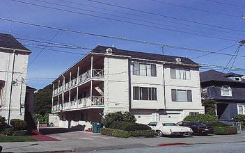 221 Wayne Ave in Oakland, CA - Building Photo - Building Photo