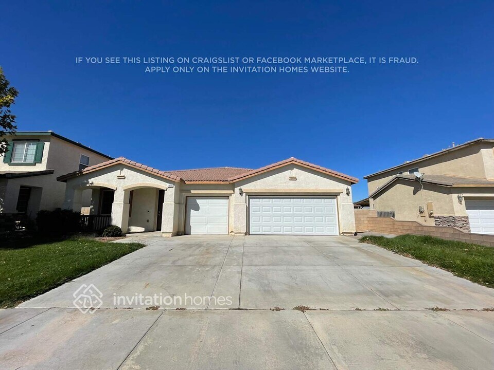 5815 W Ave J 12 in Lancaster, CA - Building Photo